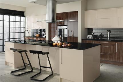 Browns 2000 Kitchen - Two Rooms